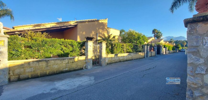 Campofelice di Roccella: Villa Contrada Piano Calzata