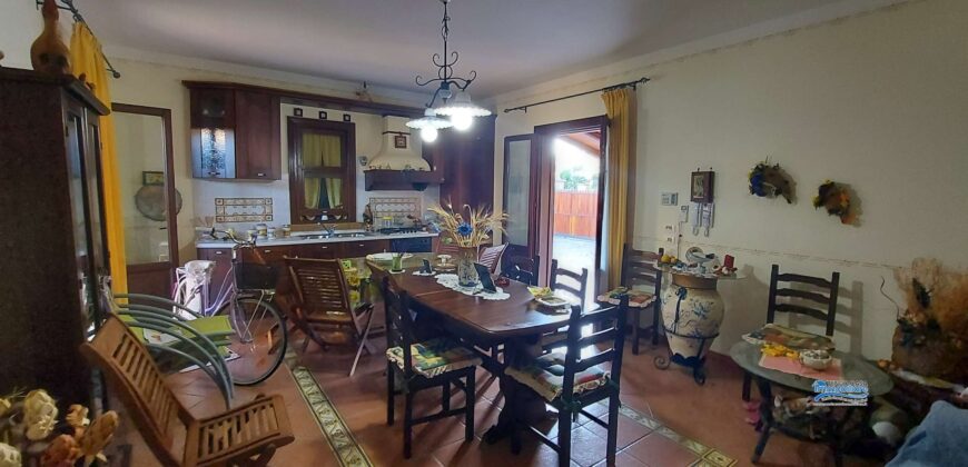 Campofelice di Roccella: Villa Contrada Piano Calzata