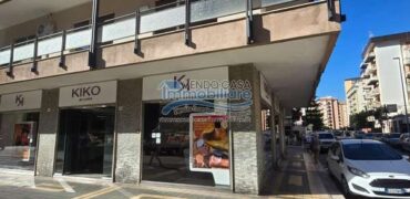 Palermo : Locale Commerciale Viale Strasburgo