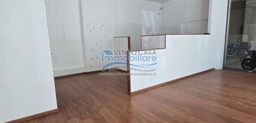 Palermo : Locale Commerciale Largo Giuseppe Parini