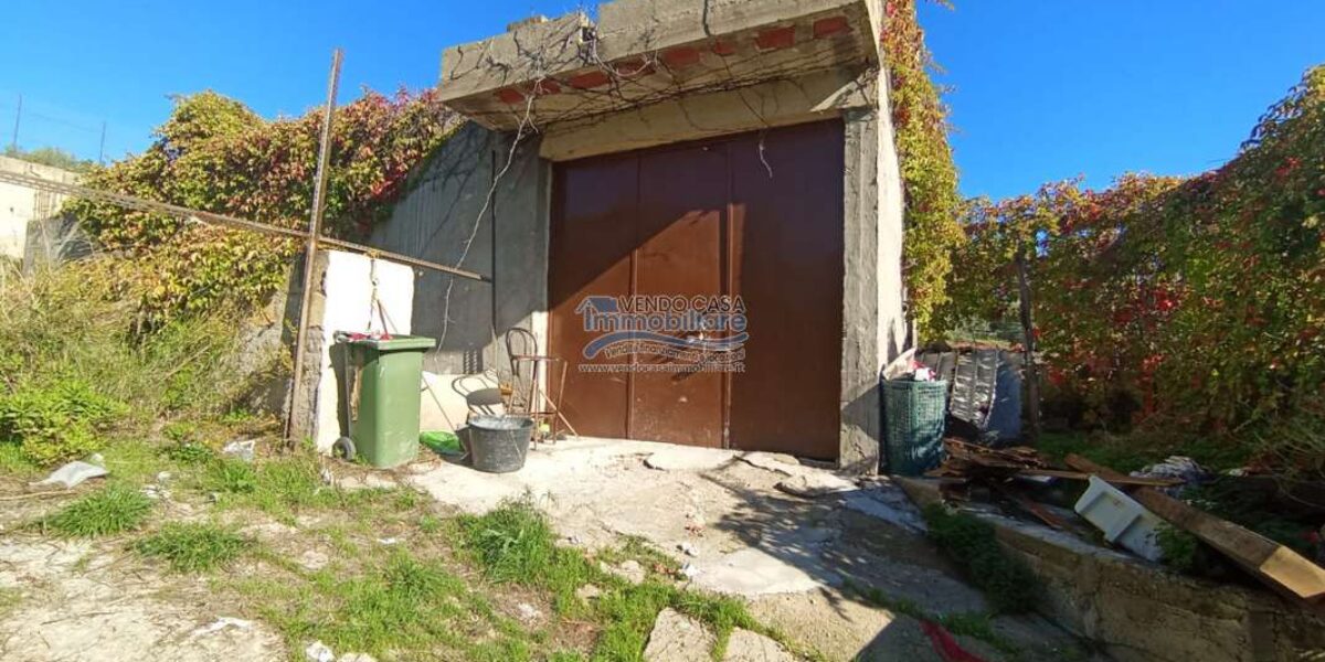 Casteldaccia : Magazzino Contrada Bambino