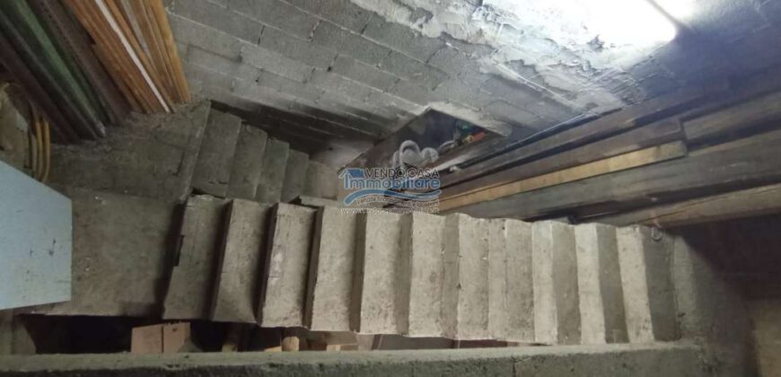 Casteldaccia: Magazzino Via Camilla Caderna