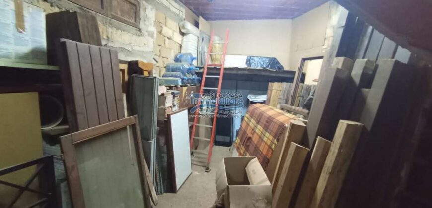 Casteldaccia: Magazzino Via Camilla Caderna